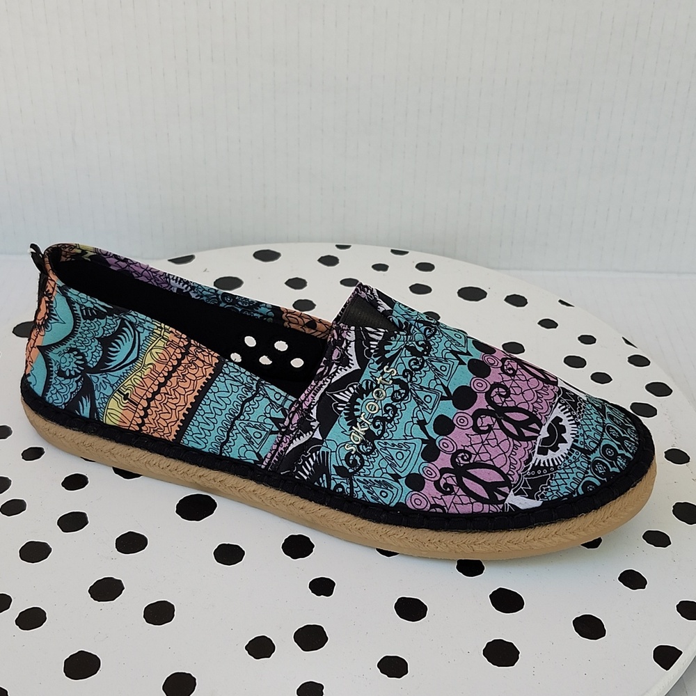 NWOT SAKROOTS LIGHTWEIGHT PATTERNED FLATS - Picture 10 of 11